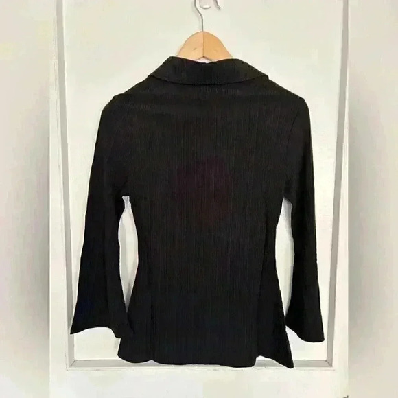 BNWT Uncle Studios Black Shirt with 3/4 Bell Sleeves Size XS - Picture 7 of 7
